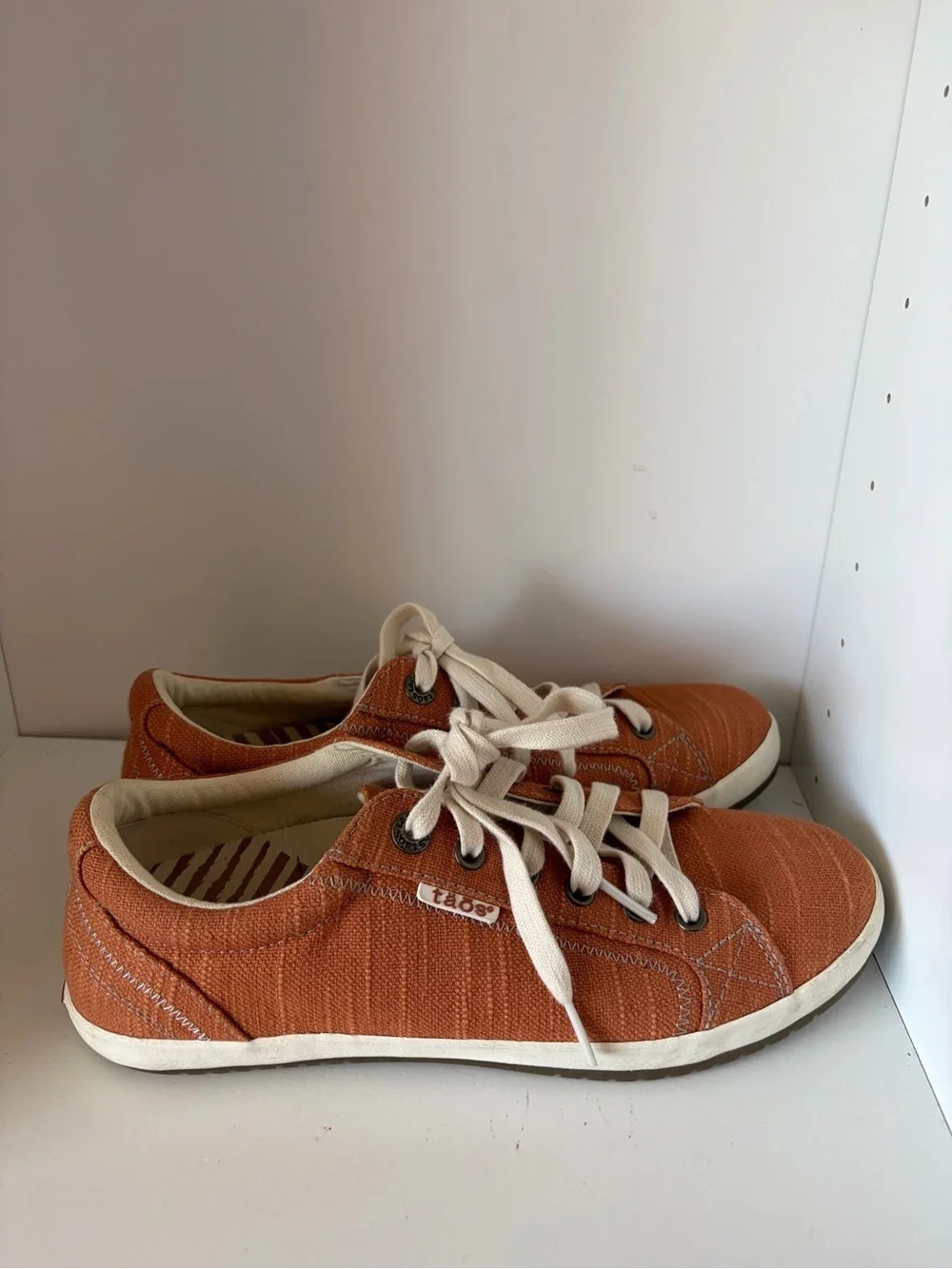 Taos Star Shoes Womens Orange Casual Walking Comfort Going Out Sneakers Size 9 - Picture 3 of 8